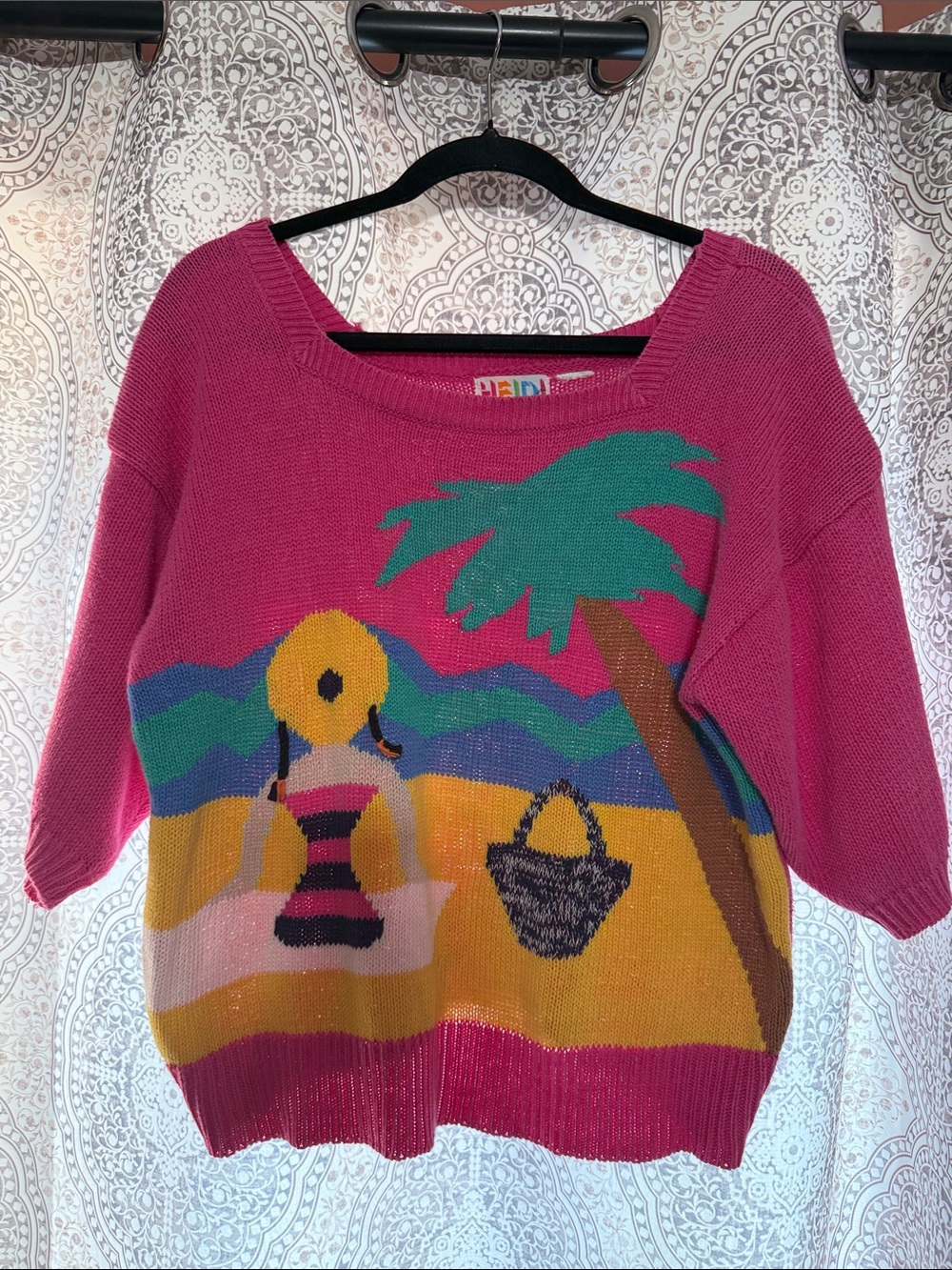 Heidi Hot Pink Beach Scene-Shoulder Vintage sweater
